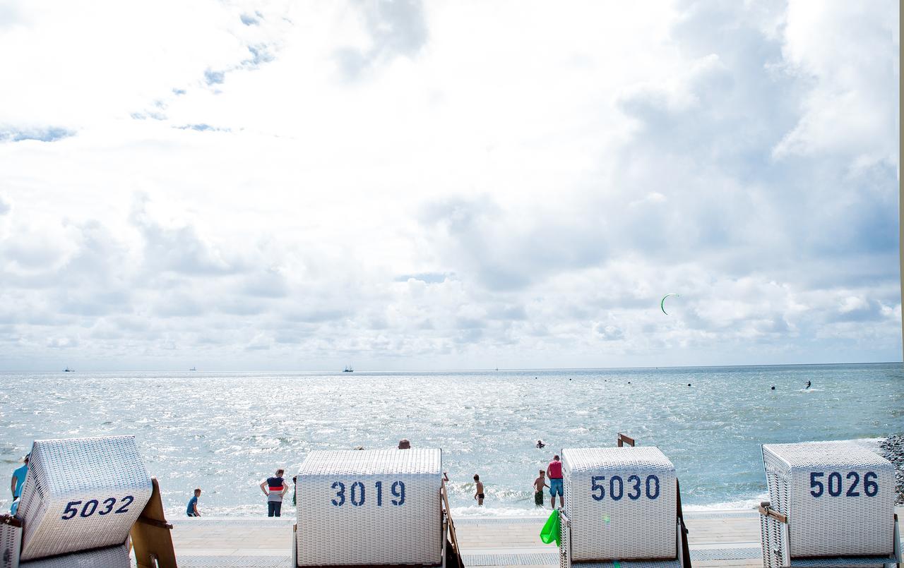 Kuestenperle Strandhotel & Spa Busum Bagian luar foto