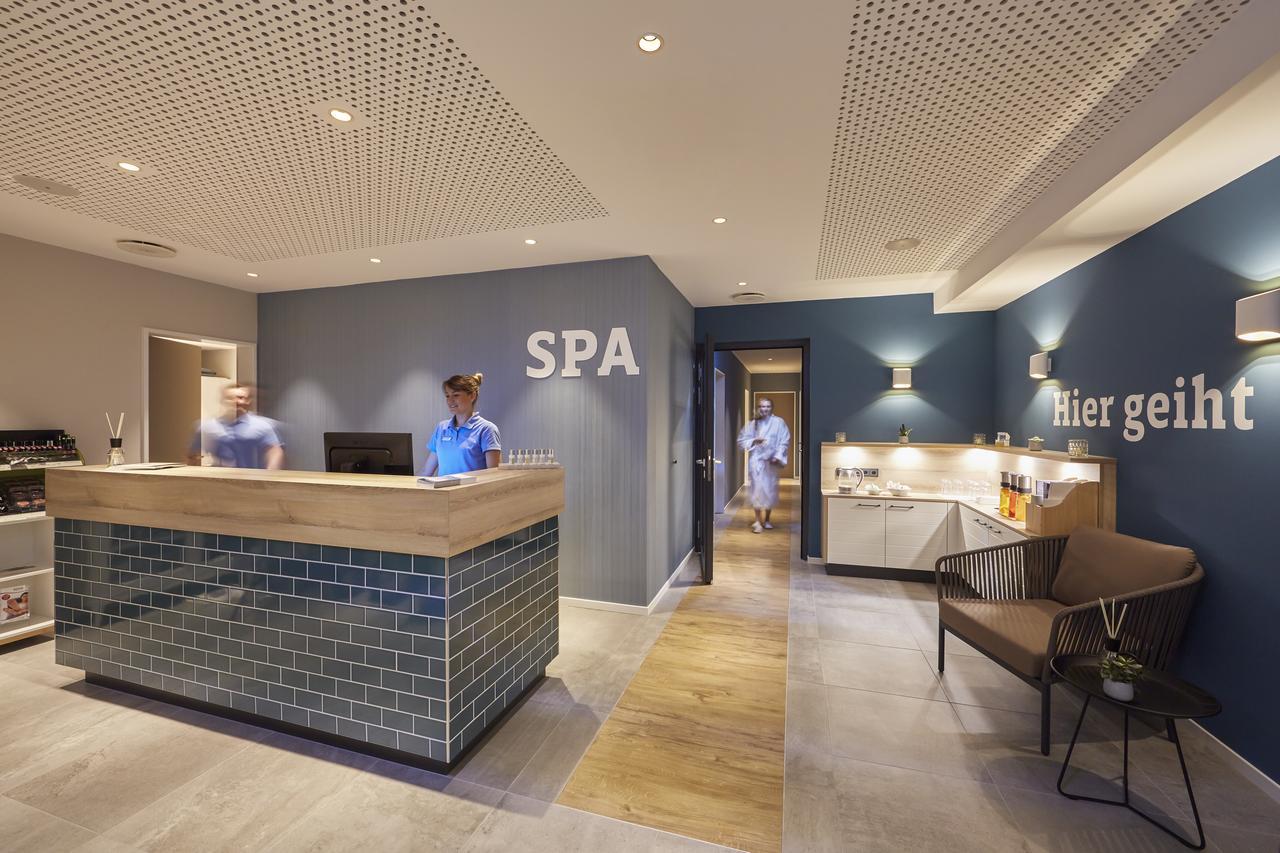 Kuestenperle Strandhotel & Spa Busum Bagian luar foto